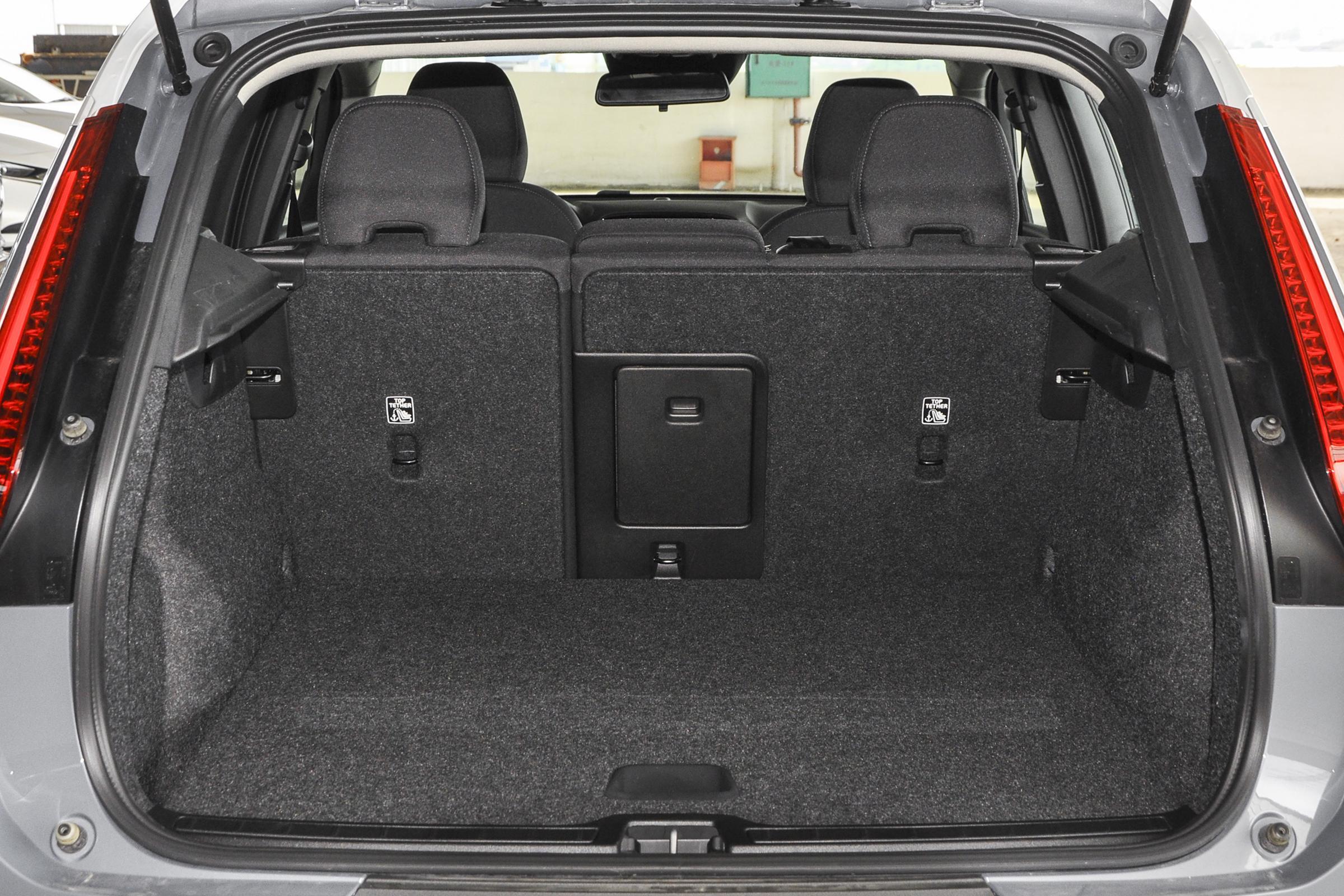 沃尔沃xc40壁纸_沃尔沃xc40_沃尔沃xc40空间图片_30/1024张图片