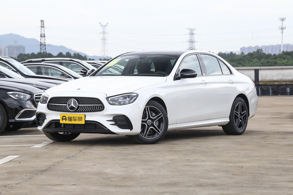 奔驰E级(进口) 2022款 E 300 时尚型运动版MBUX智能人机交互系统实景穿越导航_特色配置图