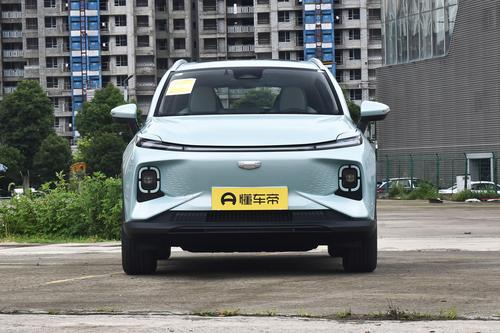 女性日常代步新选择，6.98万起，5座+双联屏设计，续航301/401km