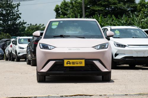 比亚迪 海鸥 2023款飞翔版，纯电动 75马力，续航405KM，售价8.98万