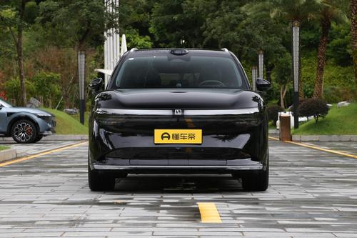 极氪7X上市，配激光雷达+800V高压快充平台，实力如何？