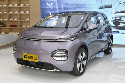 9.58万起售，宝骏云朵推4款配置，最高纯电续航460km，支持快充