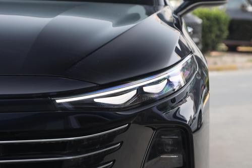 轴距2.8米，B级家轿7.59万起，聊聊奔腾B70