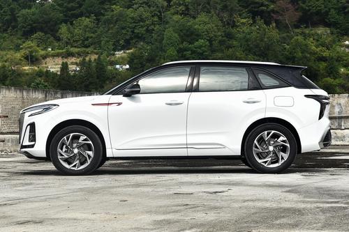 豪华SUV新秀，降到13.98万，轴距2770mm，配铝合金底盘，油耗还低