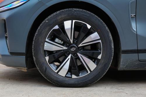 长安这次厚道了？15.59万起，定位C级车，入门218Ps，油耗0.75L