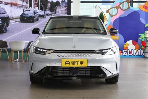 15万预算买C级车？试驾零跑C01增程版，家用舒适、空间大