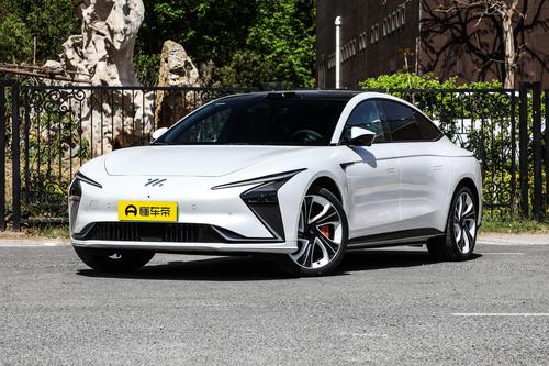 破百3.87秒，后轮可±6°转向，外观运动，带你看智己L7