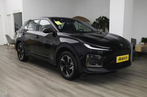 11万预算，买哪吒X还是吉利银河E5？