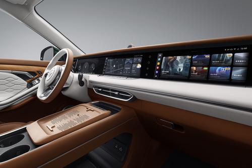 轴距2米96，配双电机增程+空悬，大厂出品，这大五座SUV带劲不