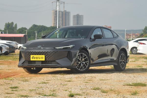 长安启源A06经典 2023款 1.5T 自动 前驱 5座 原厂定制版座位数(个)_车身图