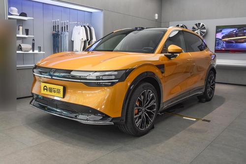 极氪7X驾到！中型SUV定位，双机版3.8s破百，搭800V架构