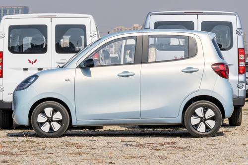 2025年7月汽车零售量榜单：新能源与传统燃油车的市场博弈