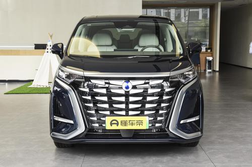 腾势D9 DM-i：标配7座，车长超5米2，四驱车型配双电机！