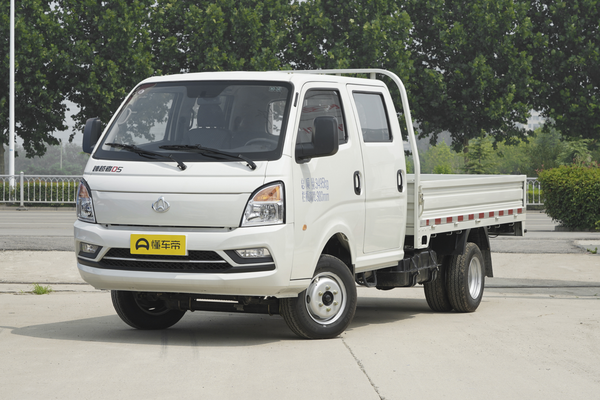 跨越者D5 2019款 1.8L PLUS中配型双排后双轮标准货箱厂商_基本信息图