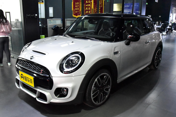 MINI 2019款 2.0T COOPER S 赛车手厂商_基本信息图