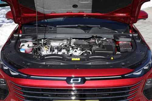 奔腾B70降价了，轴距2米8，省油又好开，家用建议看看它