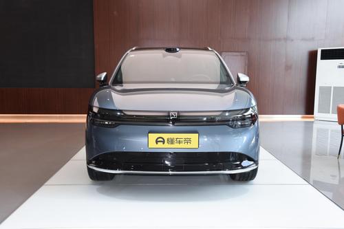 极氪7X：纯电续航780km，支持800V高压快充，值得入手吗？