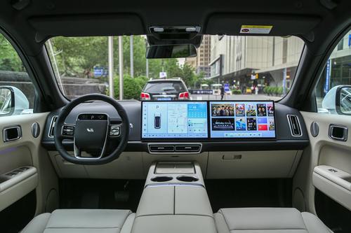 理想L7 2023款 Air版，大空间，长续航，家用车的理想选择