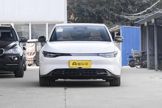 10万左右有交易，轴距2930mm，三块大屏，零跑C01香吗？图3