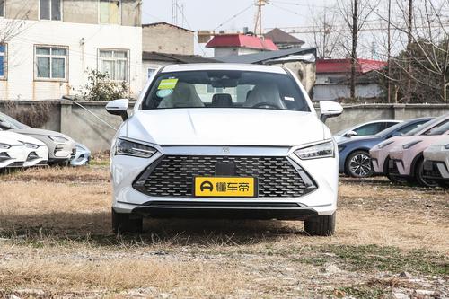 10-15万预算选车，这款秦PLUS DM能否满足你的驾驶需求？