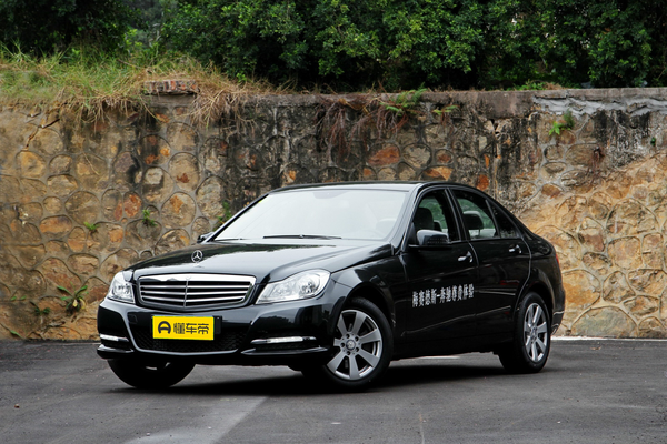 奔驰C级 2013款 C 180 CGI 经典型厂商_基本信息图