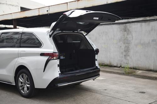 座椅2+2+3布局，2.5L油电混动，提供四驱，家用可以看这款MPV