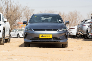 10万左右买家用轿车，零跑B01对比秦PLUS EV，谁更有性价比？图3