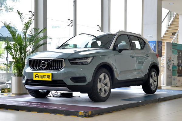 沃尔沃XC40(进口) 2019款 T4 四驱子夜亚马逊蓝厂商_基本信息图