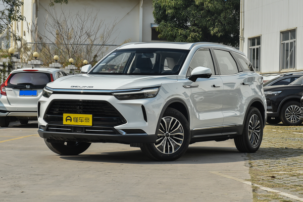 北京X7 2020款 1.5TD DCT贺岁限量版备胎放置方式_车轮/制动图