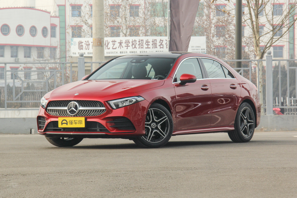 奔驰A级 2019款 A 200 L 运动轿车先型特别版最高车速(km/h)_基本信息图