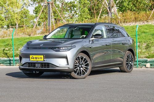 零跑C11：11月大定破万，12月还有购车权益，产品力究竟如何？