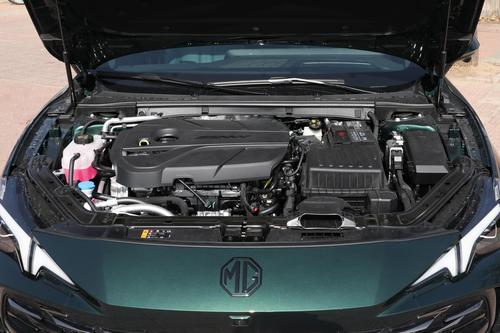 名爵MG7：外观设计运动帅气，乘坐空间宽敞，配置丰富