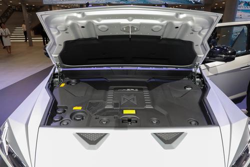 又一国产硬派方盒子！四驱三把锁+1050扭矩，自带原厂改装，牛了