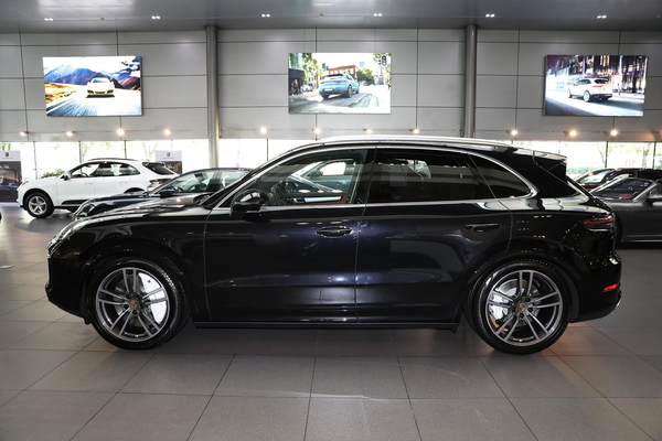 Cayenne 2020款 Cayenne Turbo 4.0T厂商_基本信息图