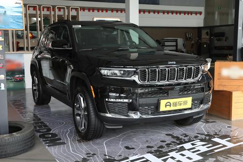 进口大切诺基4Xe目前优惠20万，四五十万就能开曾经的梦想越野车