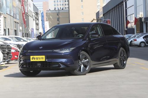 零跑C01 717智享版 长超5米 续航717KM 售价19.68万