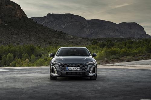 一汽奥迪A5L广州车展首发，取代A4L，轴距接近3米搭华为智驾系统