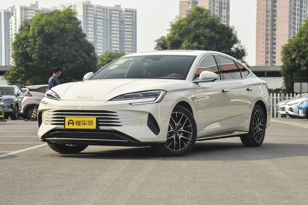 海豹DM 2023款 DM-i 1.5T 121KM旗舰型后排座椅放倒比例_座椅配置图