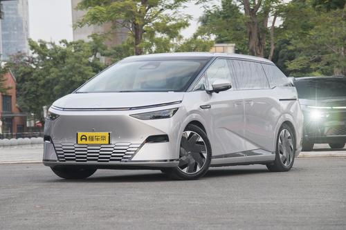 小鹏X9：0首付0利息，800V高压平台，续航702km，适合家用