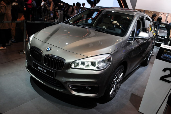 宝马2系旅行车(进口) 2015款 218i 运动设计套装前排座椅功能_座椅配置图