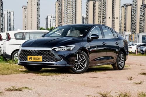 试驾比亚迪秦PLUS DM-i：家用轿车的新选择