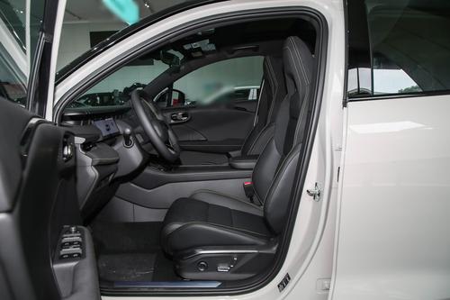 适合年轻人的SUV，外观运动，搭1.5T动力，解读全新领克06 Renew