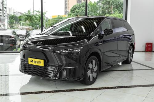 小鹏X9：7座中大型MPV，0息0首付，800V快充，值得入手吗？