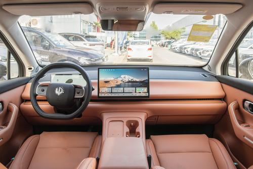 零跑C16：中大型SUV，配1.5L增程动力，六座布局，值得入手吗？