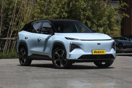 银河L7正式上市，对手是比亚迪宋PLUS DM-i，两款车该如何选？