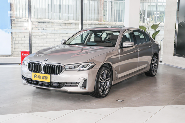 宝马5系 2022款 二次改款 530Li 领先型 豪华套装进气形式_发动机图