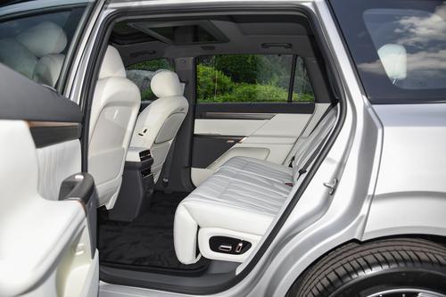 东风出招了！五座大沙发+冰箱大彩电，还能终身质保，20.66万起