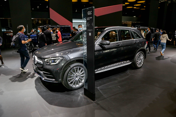 奔驰GLC 2021款 GLC 300 L 4MATIC AMG-Line车窗一键升降_玻璃/后视镜图