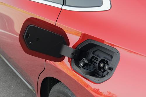 10万家轿“新锐”，续航510km+前后双独悬，轴距2米8，适合工薪族