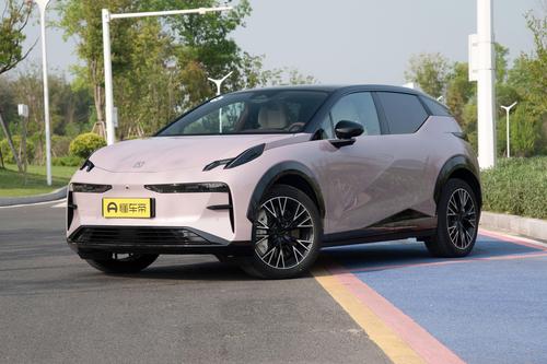 ZEEKR X定位紧凑型纯电SUV,售价18.98万元起